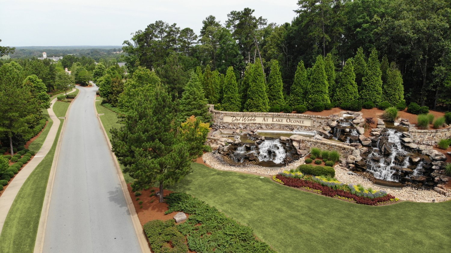 Del Webb entryway at Lake Oconee