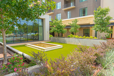 outdoor mediation garden area senior living 