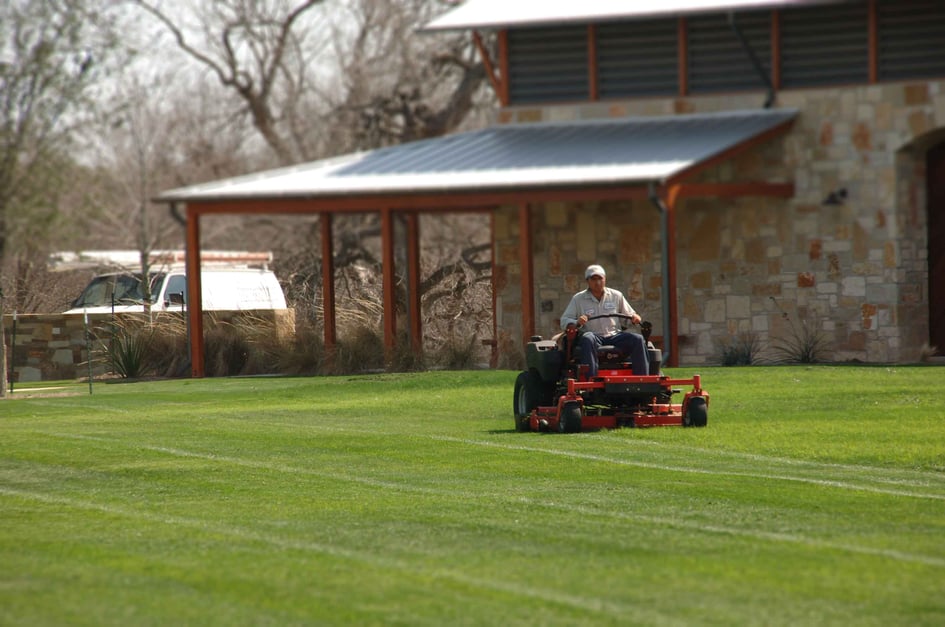 HOA lawn maintenance