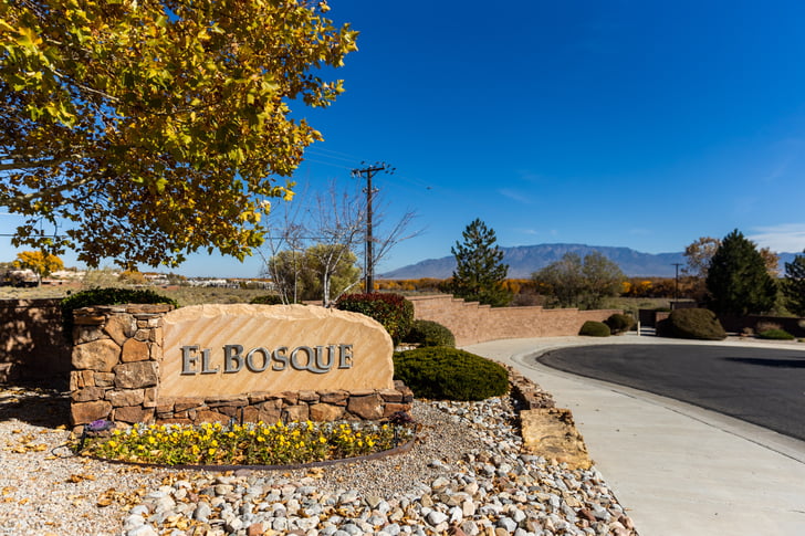 El Bosque Sign Commercial maintenance