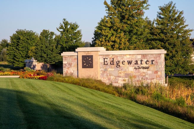 fall color at entranceway 