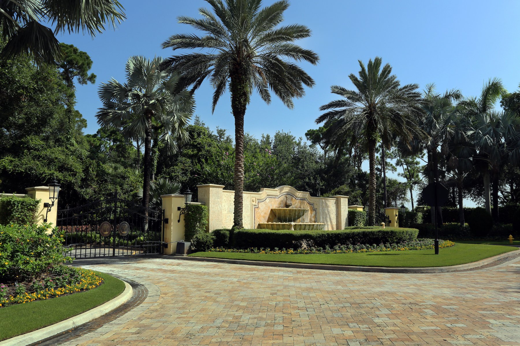 HOA resident entrance landscape