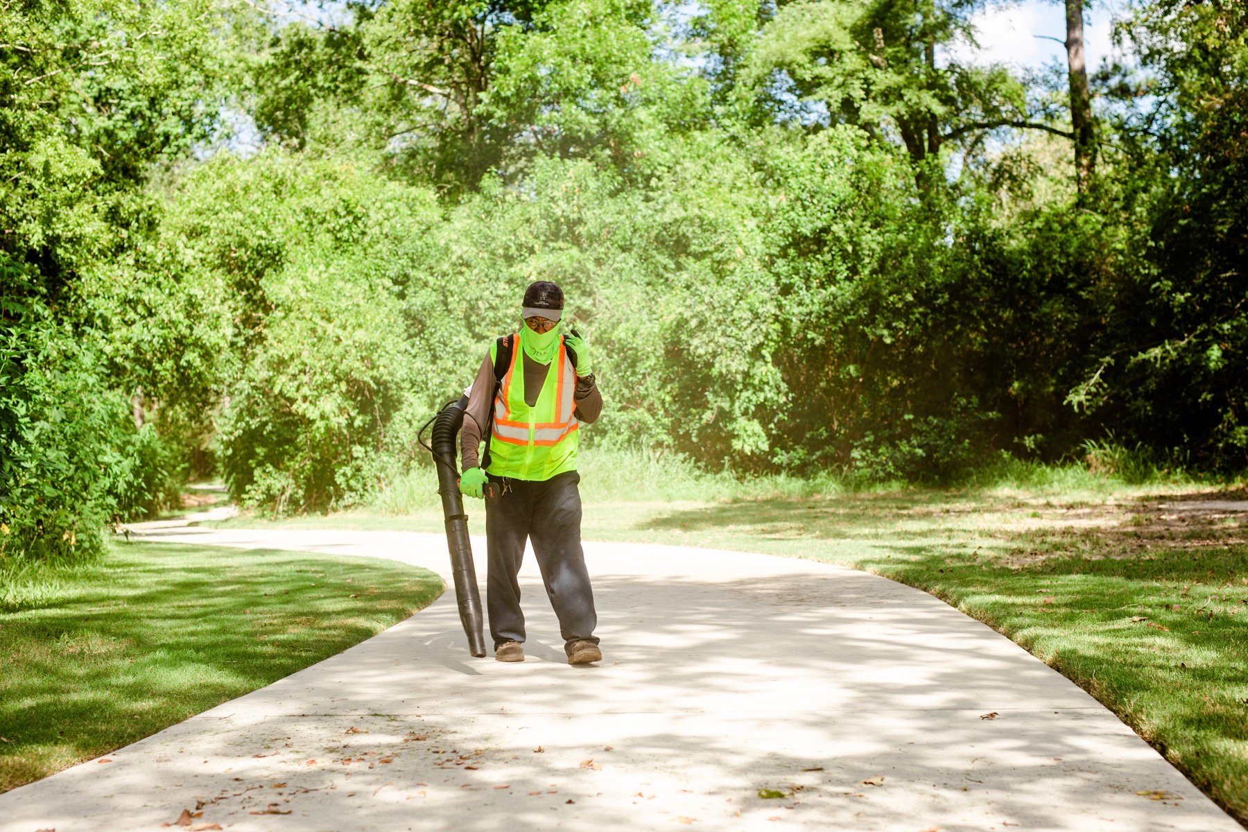 commercial lawn care leaf blowing