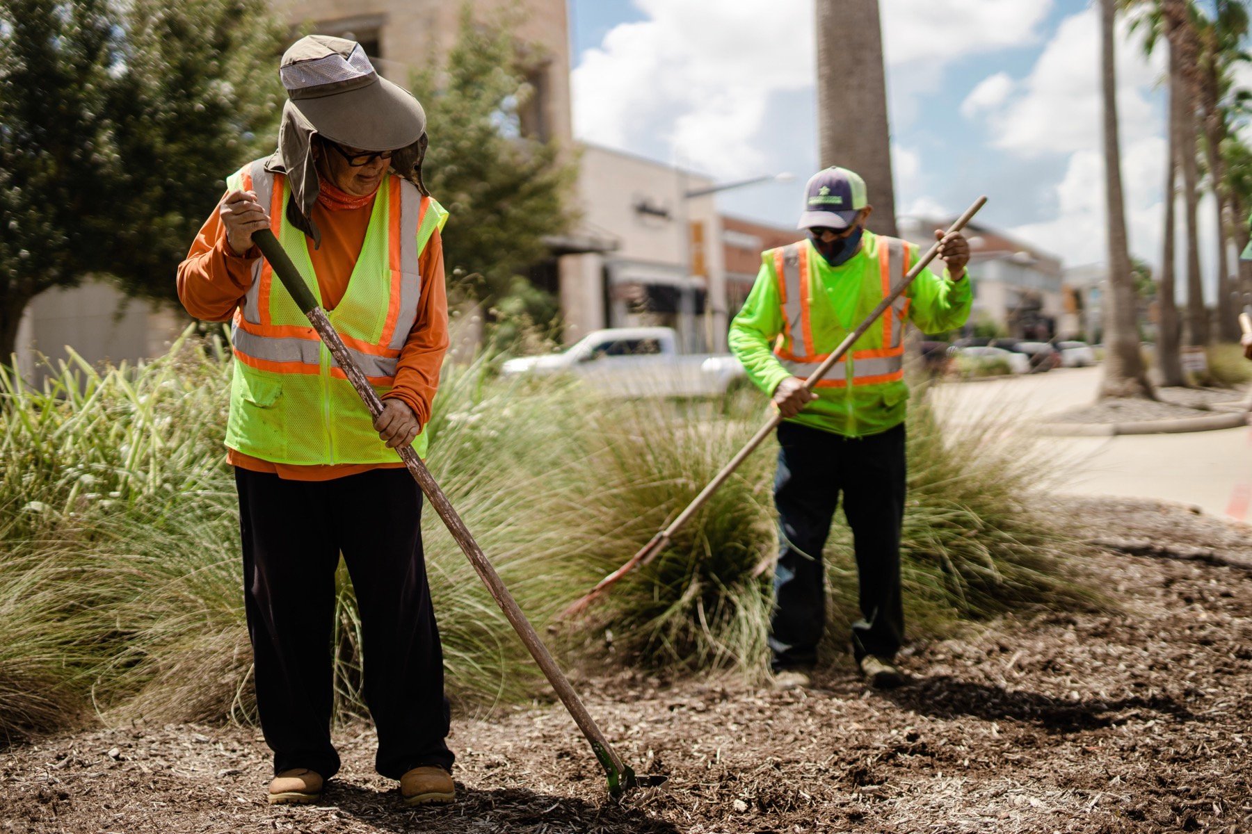 Yellowstone crew installing mulch