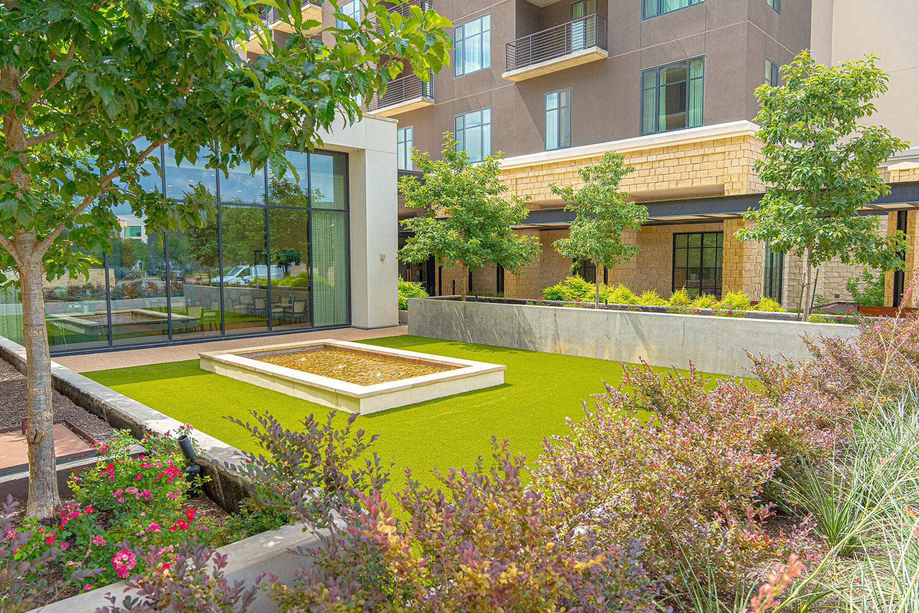 outdoor mediation garden area senior living 