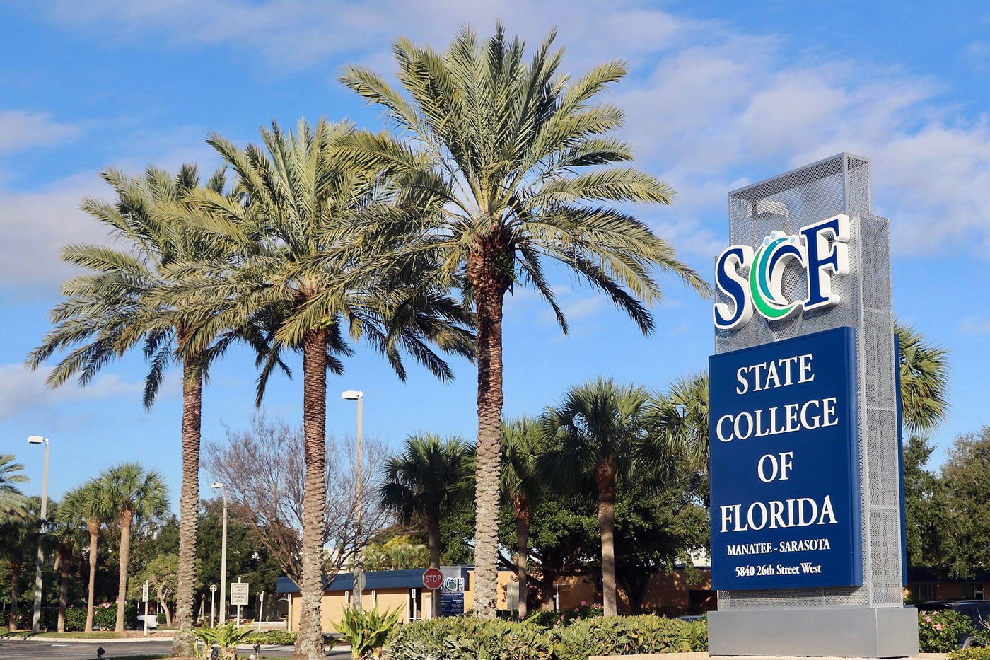 The State College of Florida, Bradenton Campus landscape sign